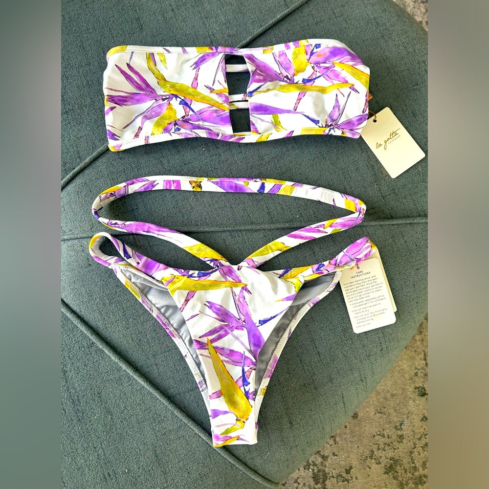 La gotta bikini